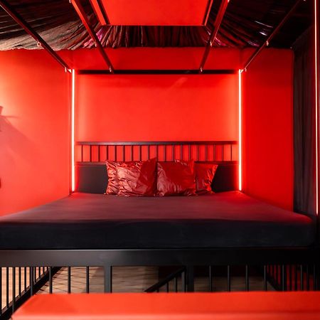 Bdsm Red Apartments Вильнюс Экстерьер фото