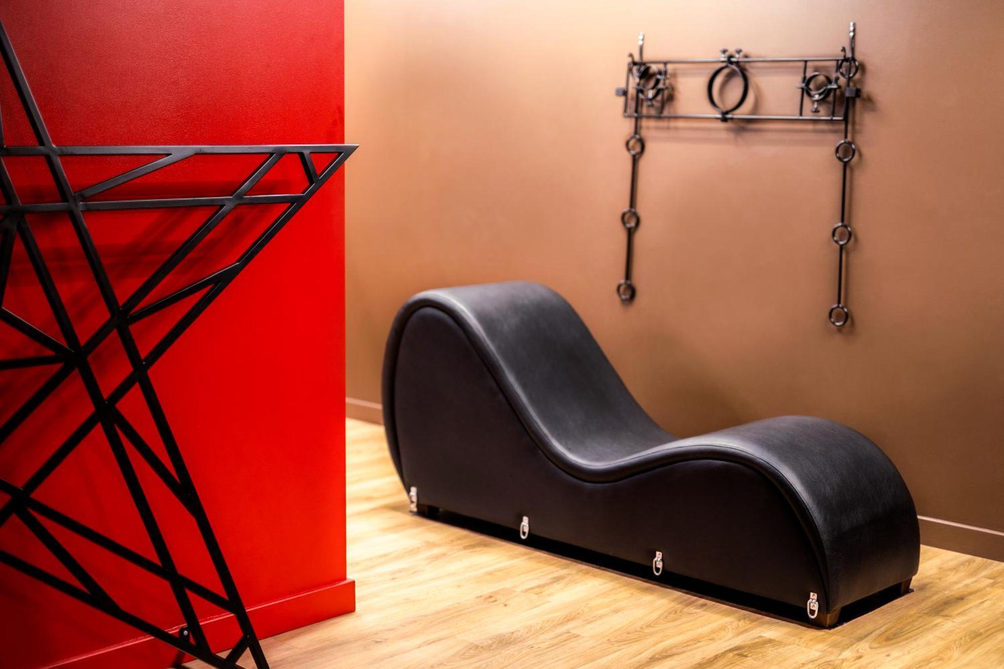 Bdsm Red Apartments Вильнюс Экстерьер фото